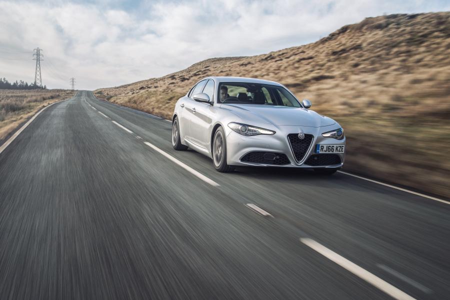  Alfa Romeo Giulia Q2 (952) 2016 года  (UK) (фото 22 из 43)